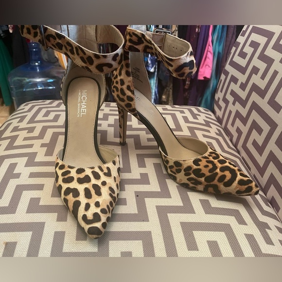 Animal Print Pumps - Picture 2 of 3